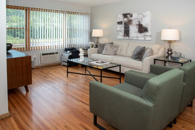 Photo - South Highland