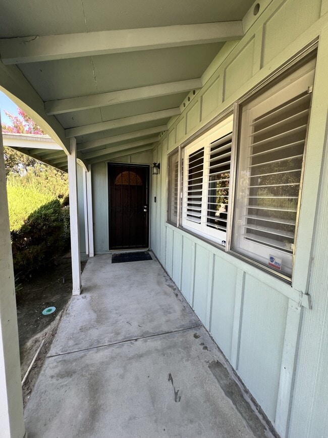 Photo - 500 River Oaks Dr