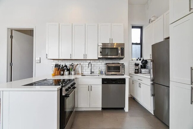 Photo - 231 E 14th St Unit 6F