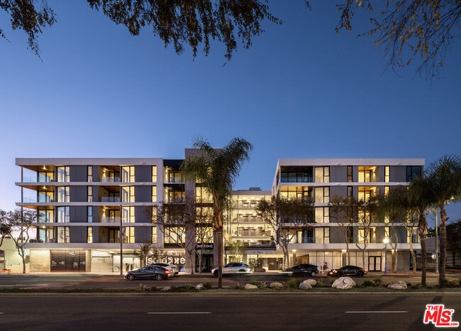 Building Photo - 9001 Santa Monica Blvd Unit 303 Rental