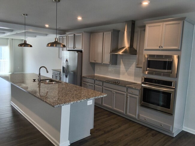 Photo - 8129 Wistar Creek Mews