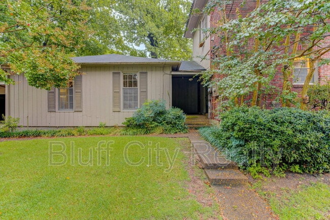 Photo - 654 Anderson St