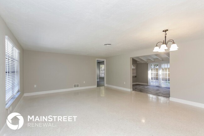 Photo - 2175 Gentian Rd