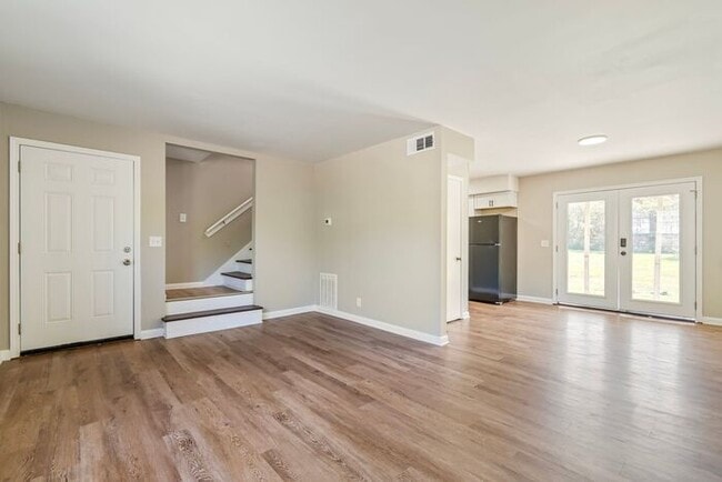 Photo - Charming 3-Bedroom 1.5 Bath Oasis in Bellevue