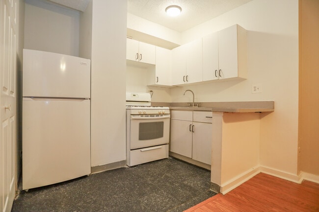 Photo - 911 W Lawrence Ave Apartment Unit #1202