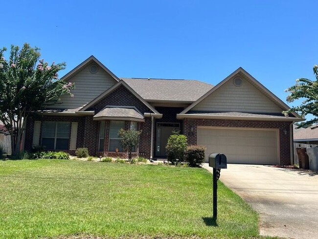 Building Photo - Gulf Breeze - Oriole Beach - 3 Bedroom, 2 Bathroom - lawn care included