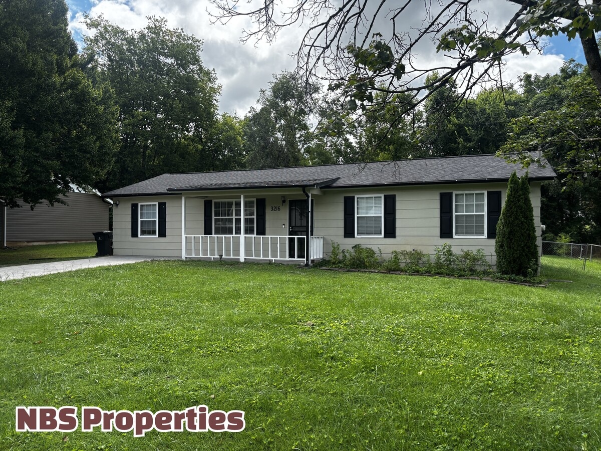 Photo - 3216 Deer Lake Dr