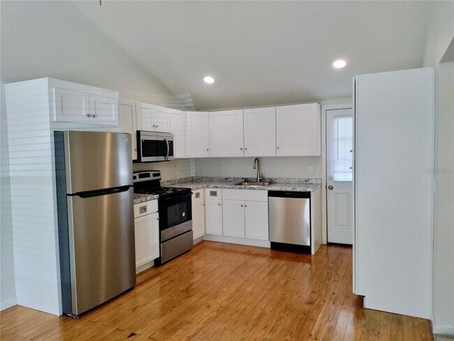 Photo - 100 S Stone St