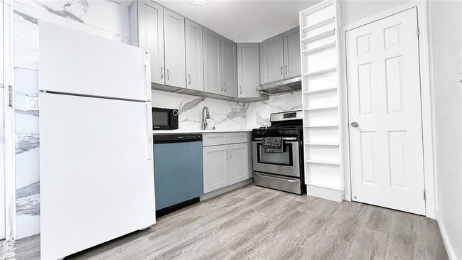 Building Photo - 167 Sands St Unit 2