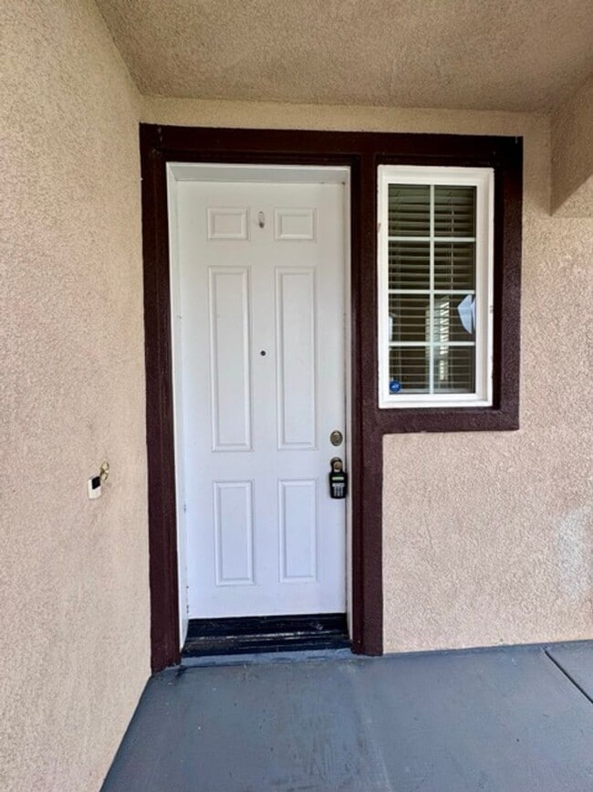 Photo - 4 Bedroom Menifee home on Menifee Lakes Go...