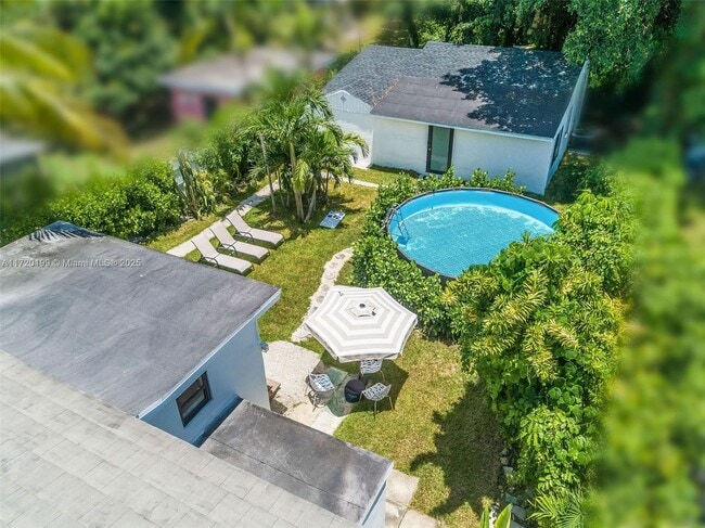 Photo - 235 NW 50th St