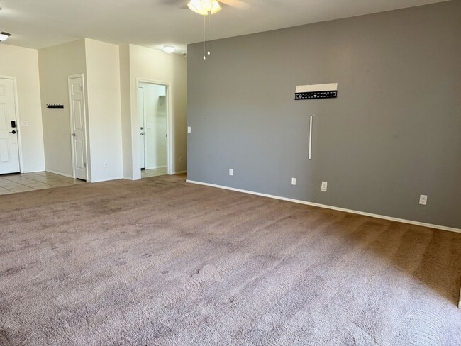 Photo - 1721 N Eloisa Ln