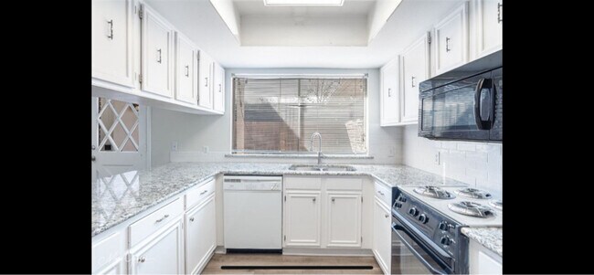 Photo - 10031 Smitherman Dr