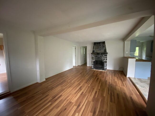 Photo - 726 Middle Fork Rd