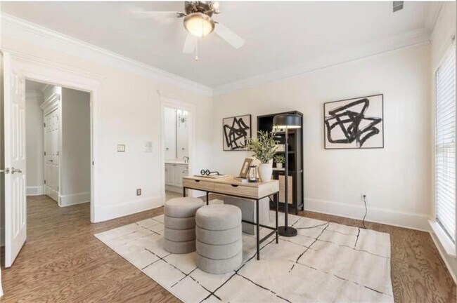 Photo - 802 Clifton Heights Ln NE