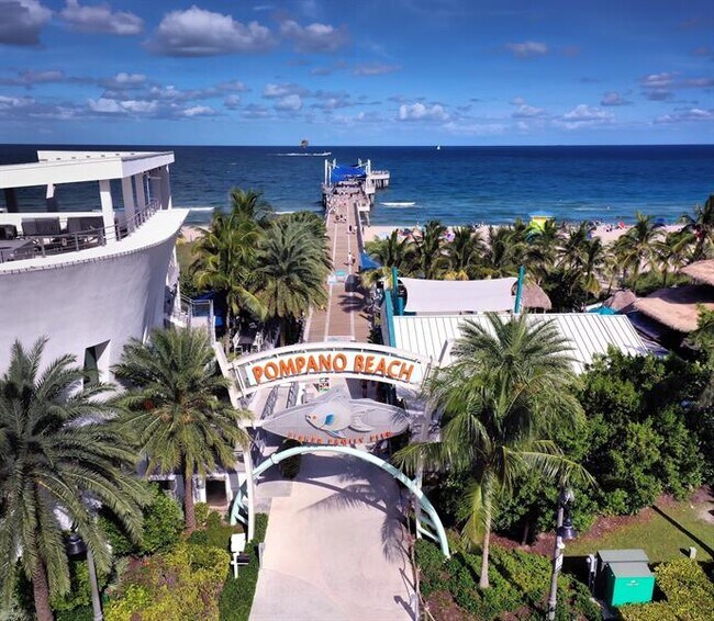 Photo - 3000 N Palm Aire Dr Unidad 306