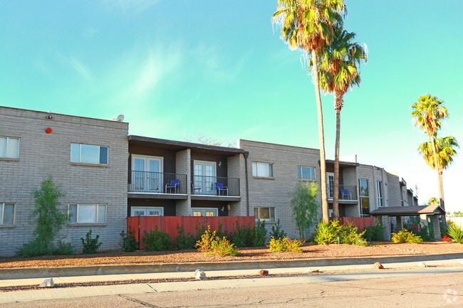 Desert Atrium Apartments For Rent In Tucson Az Forrent Com