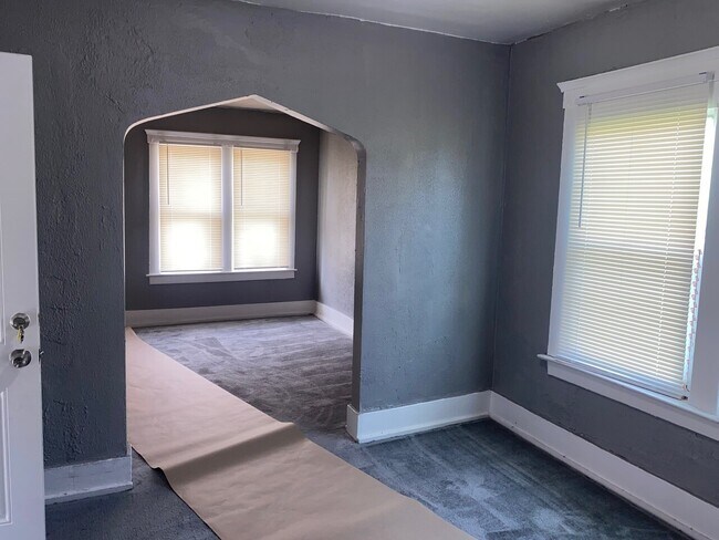 Photo - ELMHURST 3777 Unit 3779