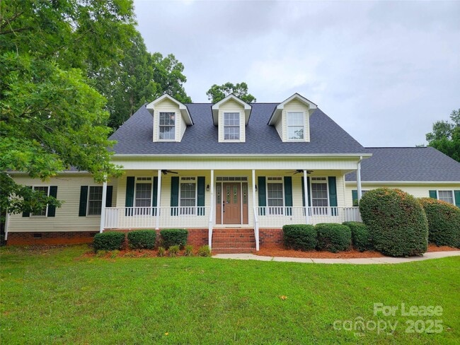 Building Photo - 205 Oakview Dr Rental
