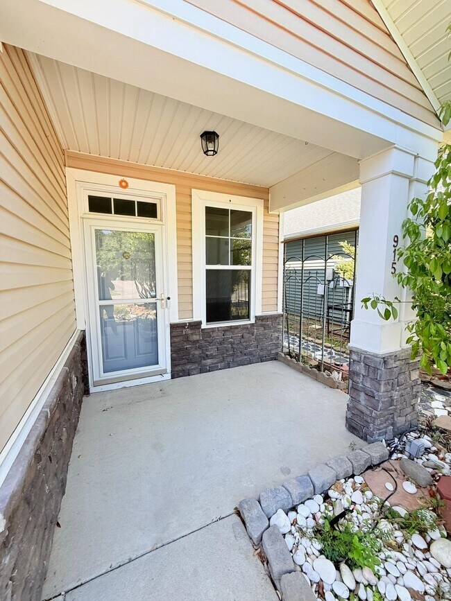 Photo - 915 Oglethorpe Dr