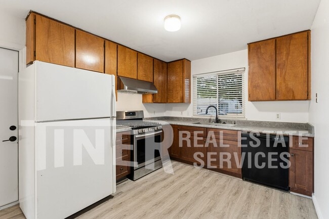 Photo - 3729 Moonbeam Dr