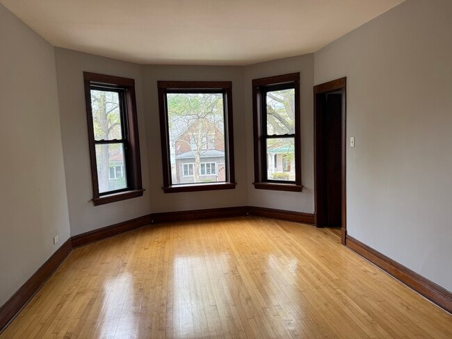 Photo - 2725 N Francisco Ave Unit 2