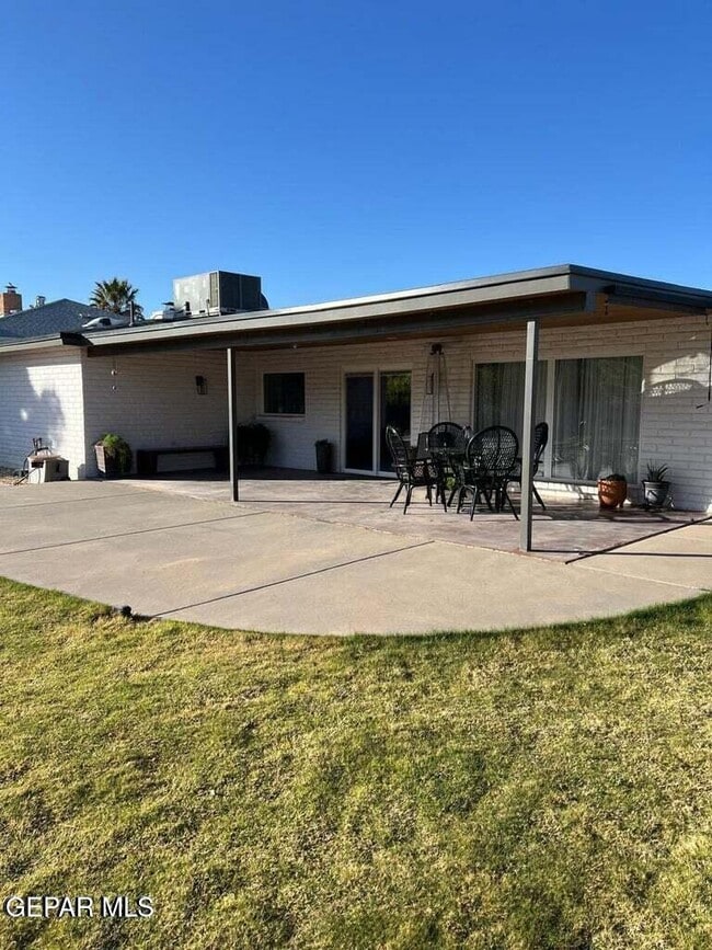 Photo - 6417 Los Robles Dr