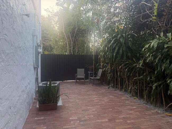 Photo - 1235 Coral Wy Unidad Cottage