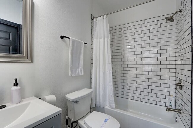 Photo - 1930 N Prospect Ave Unit SI FL3-ID1387447P