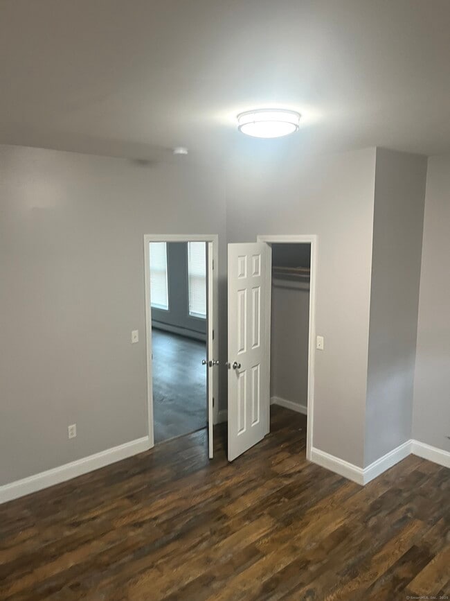 Building Photo - 78 Orchard St Rental