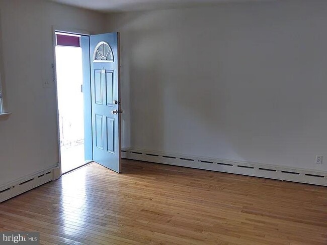 Building Photo - 1071 Colwell Ln Unit 2