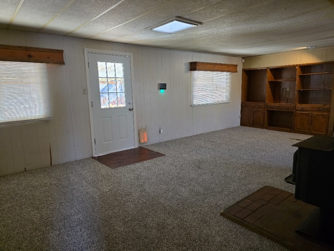 Photo - 2970 Hall Ave