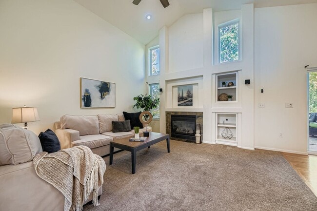 Photo - 5500 Clover Basin Dr