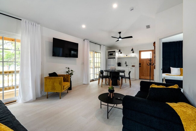 Photo - 28 W Castillo Dr Unidad ID1281929P