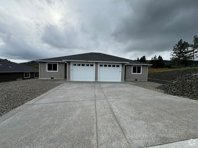 Building Photo - Brand new Green area 3 Bedroom 2 Bath Dupl... Rental
