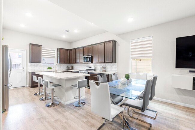 Photo - 5006 Sunway Dr