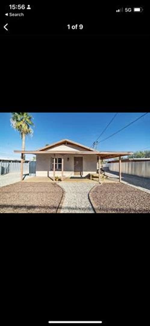 Minutes to U of A Duplex