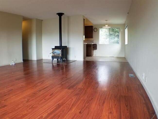 Photo - 3 bedroom in Bellevue WA 98006