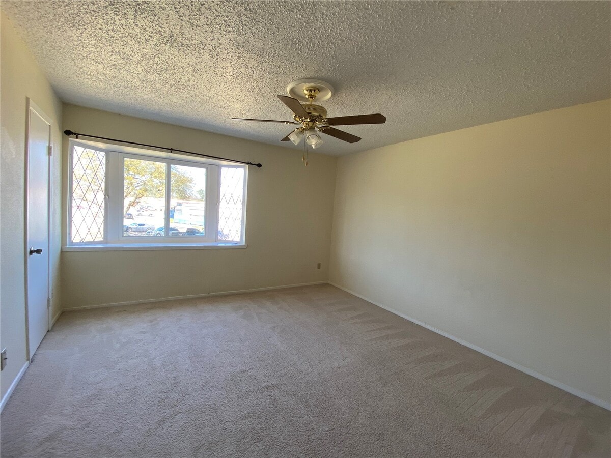 Photo - 8470 Leawood Blvd