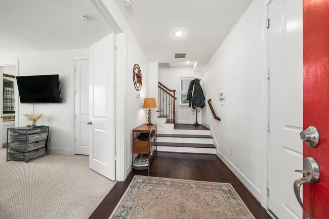 Photo - 816 Ennis St