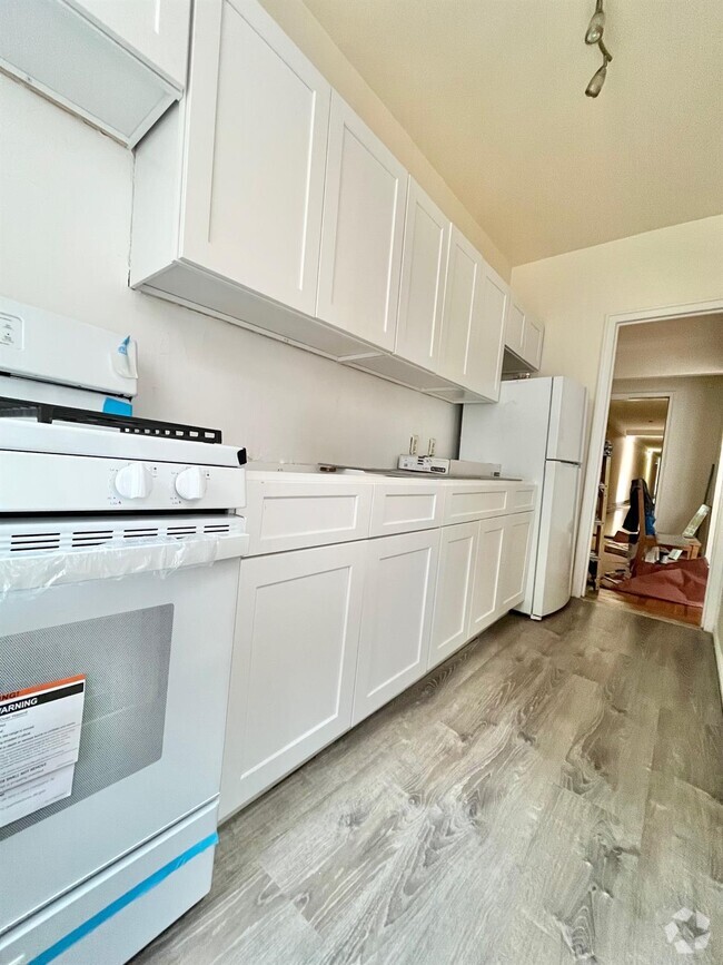Building Photo - 210 Martine Ave Unit 5J Rental