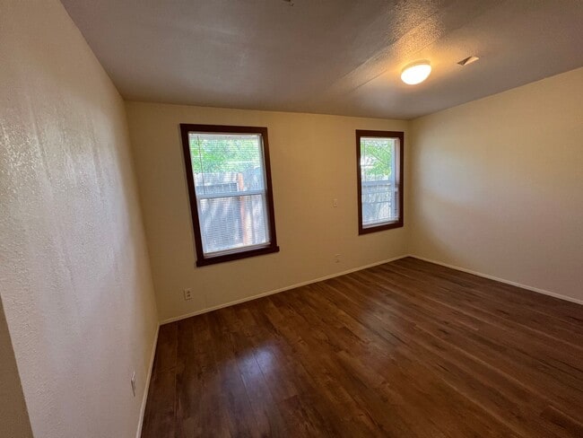Photo - 412 NW Manzanita Ave Unit B