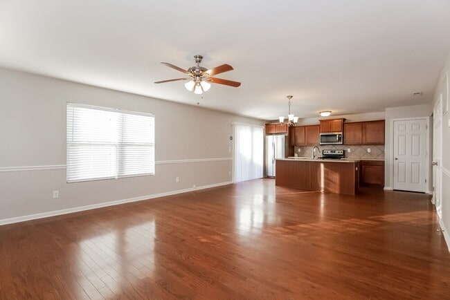 Photo - 1005 Joselynn Drive