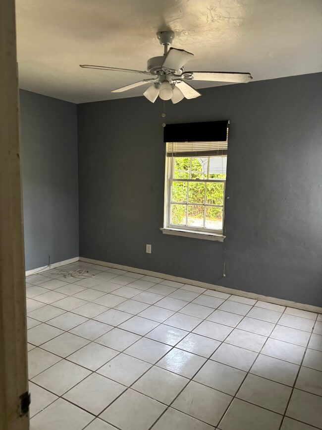 Photo - 1007 NE 112th St