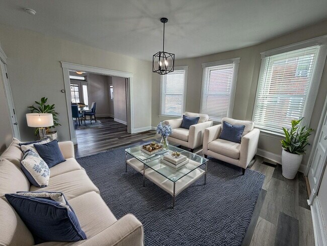 Photo - 2031 Hewitt Ave Unit 1