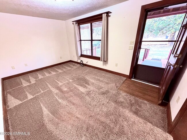 Photo - 8223 Center Hill Rd