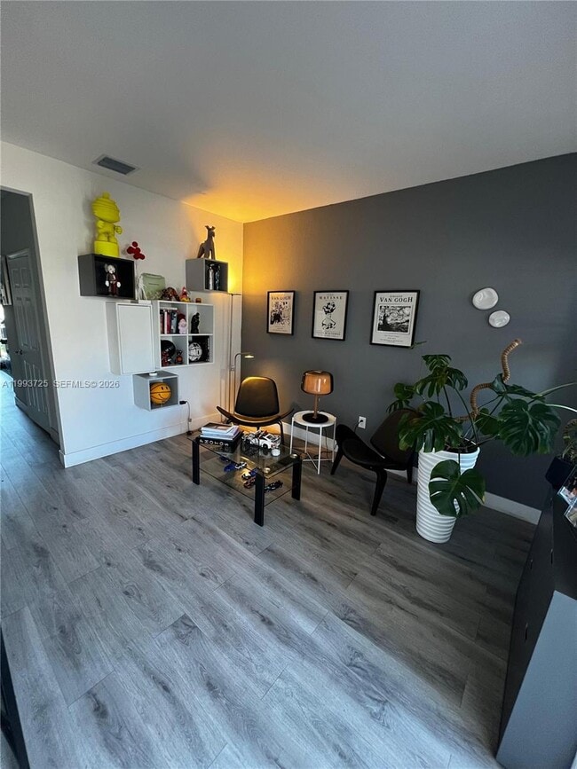 Photo - 5942 Mustang Manor