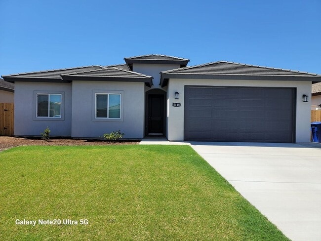 Building Photo - Gorgeous home located in Northeast Bakersf...