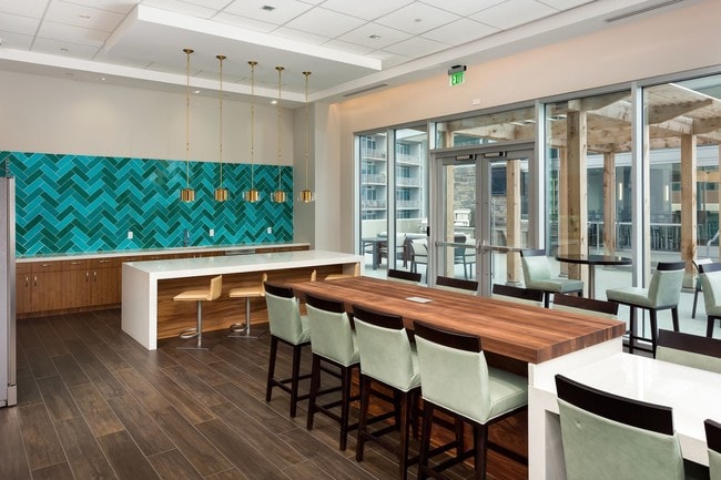 Nine15 Midtown