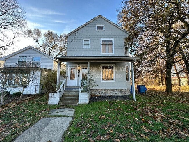 Building Photo - 98 E Van Buren St